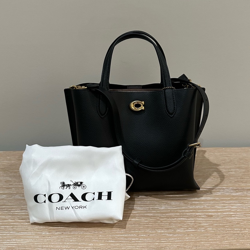 Coach Willow Tote 24 Black LIKE NEW condition